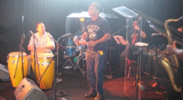 Rolando and Carlos setting the dancing grooves